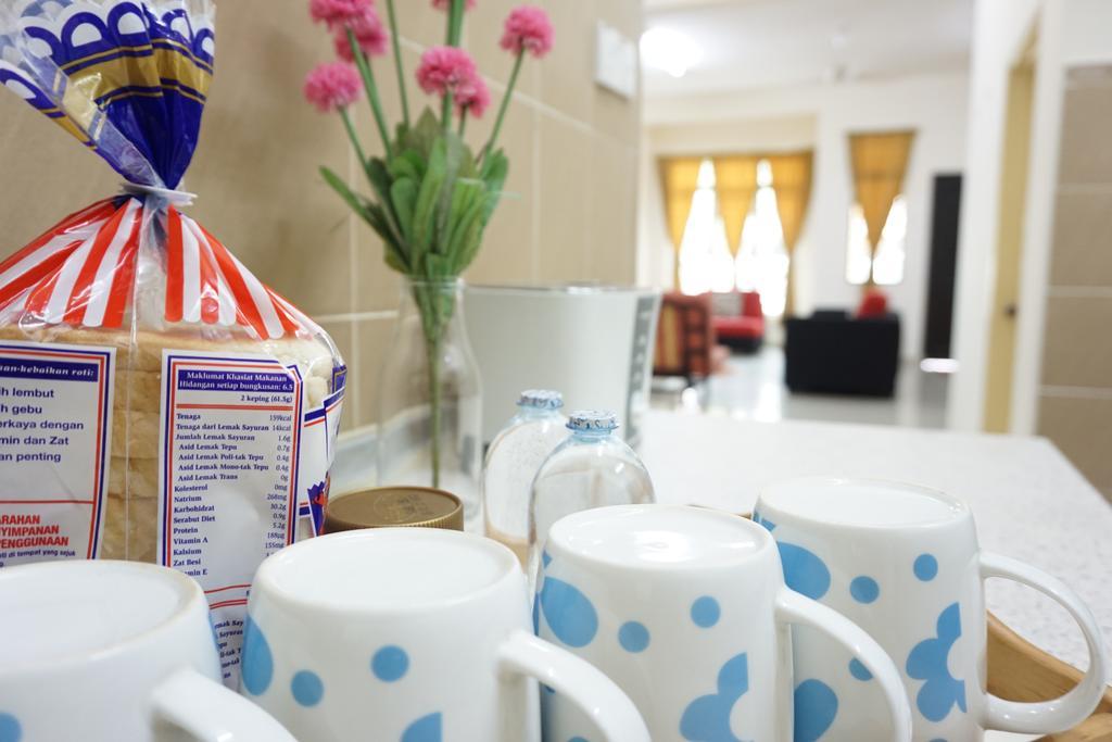Warisan Indah Homestay Klia 1 Melayu Sahaja Sepang Ngoại thất bức ảnh