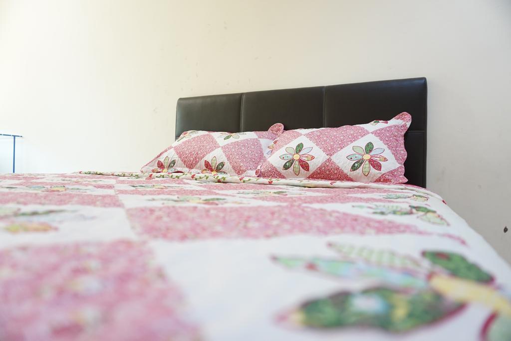 Warisan Indah Homestay Klia 1 Melayu Sahaja Sepang Ngoại thất bức ảnh